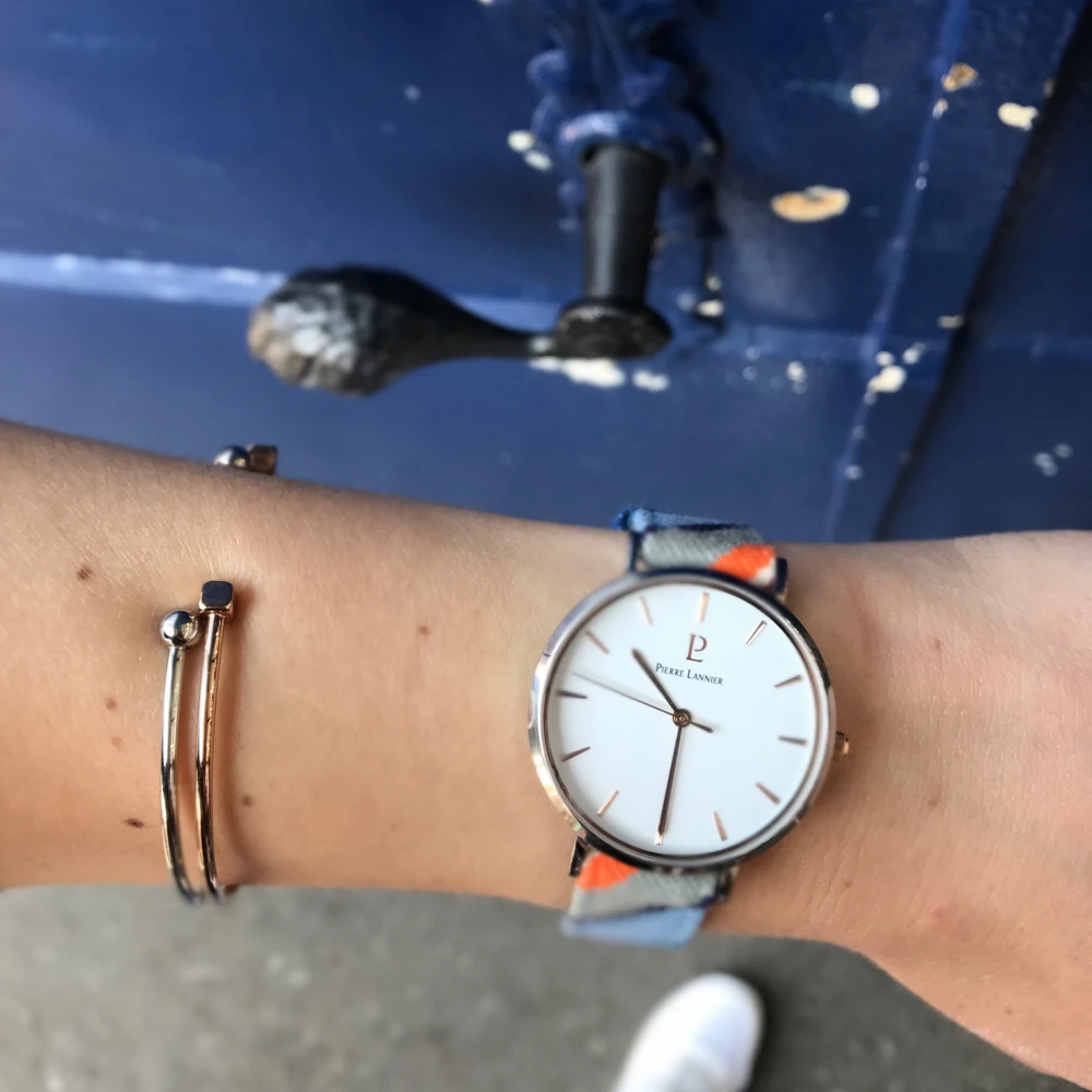 Montre Femme CATALANE Cadran Blanc Bracelet Tissu Bleu 4 Montre Femme CATALANE Cadran Blanc Bracelet Tissu Bleu – Image 2